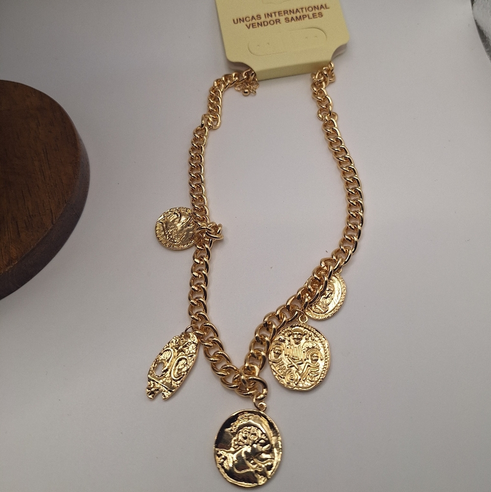 Gold Coin Charm Necklace Chunky Chain Vintage Style NWT - Picture 2 of 6